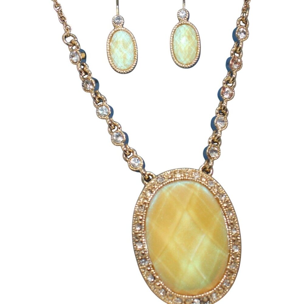 Avon White Yellow Opalesque Medallion Necklace Earrings Gift Set 2007‎